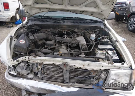 2000 Toyota Tacoma z USA, uszkodzony, nr VIN 4TAVL52N3YZ576705